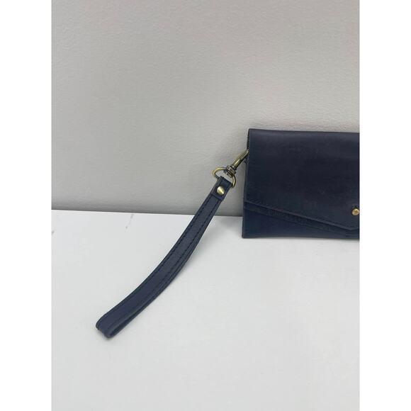 Elevate Mini Wallet in Black - Picture 6 of 6